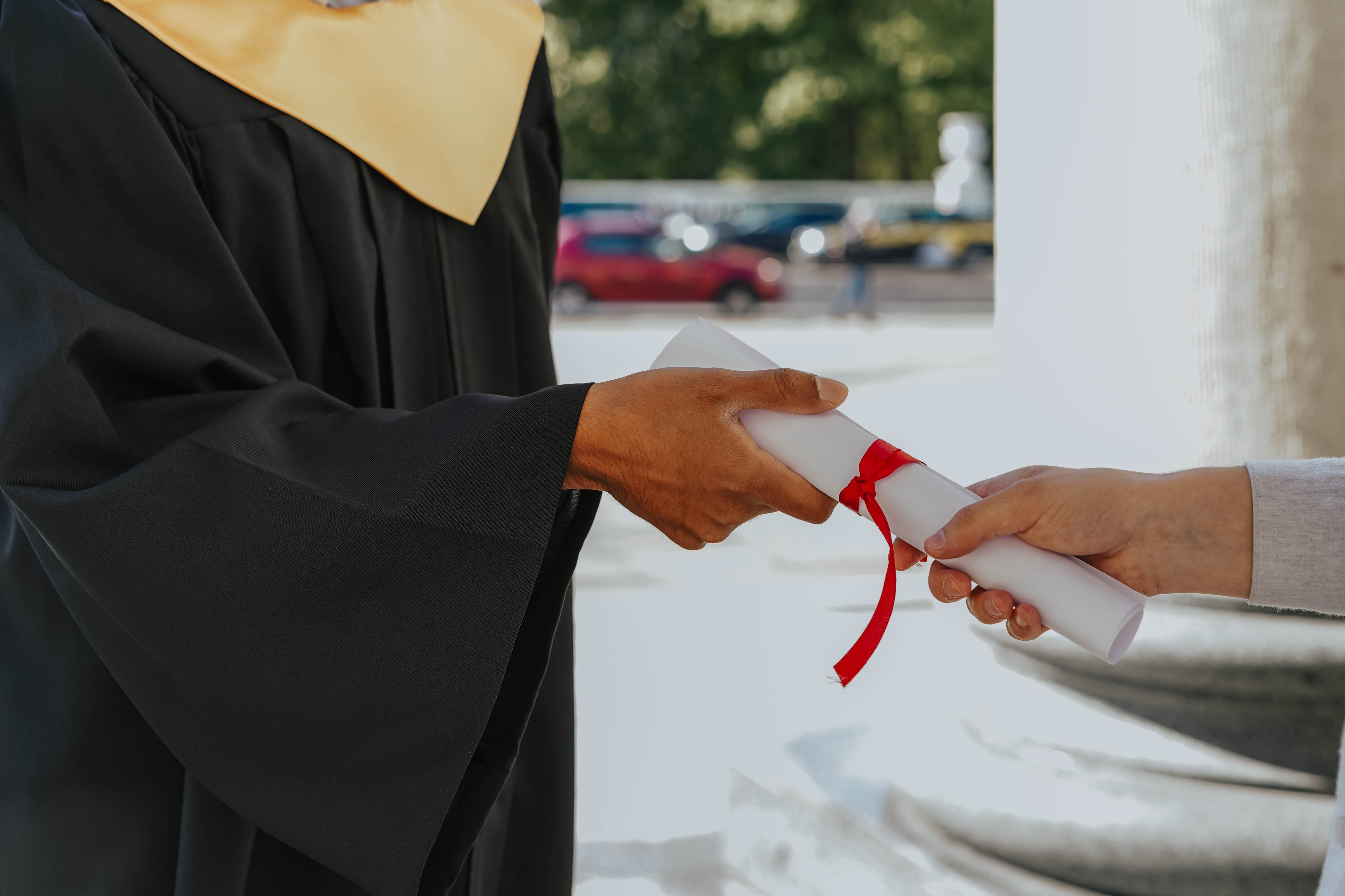 Como se Tornar um Residente Permanente no Canadá Após os Estudos